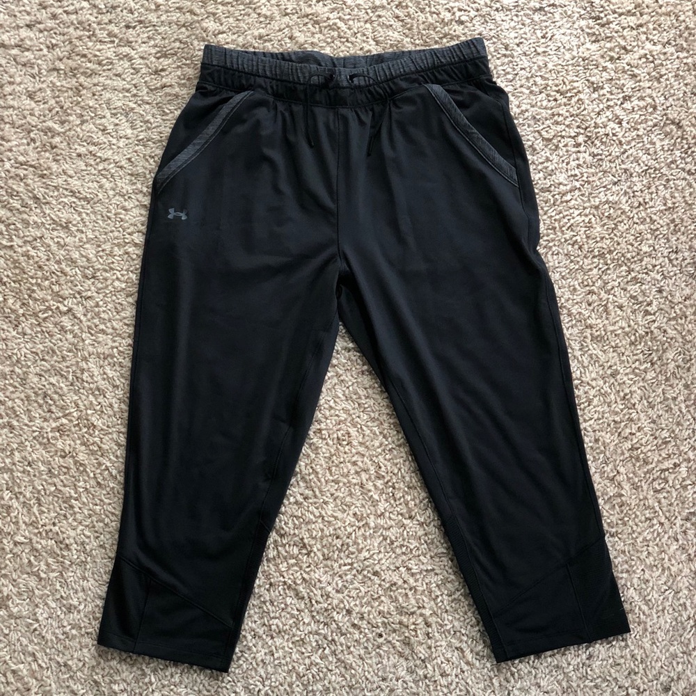 UNDER ARMOUR cropped workout pants
